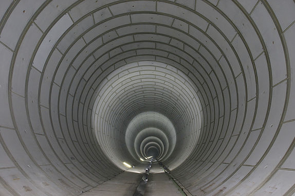 写真:トンネル内部の様子